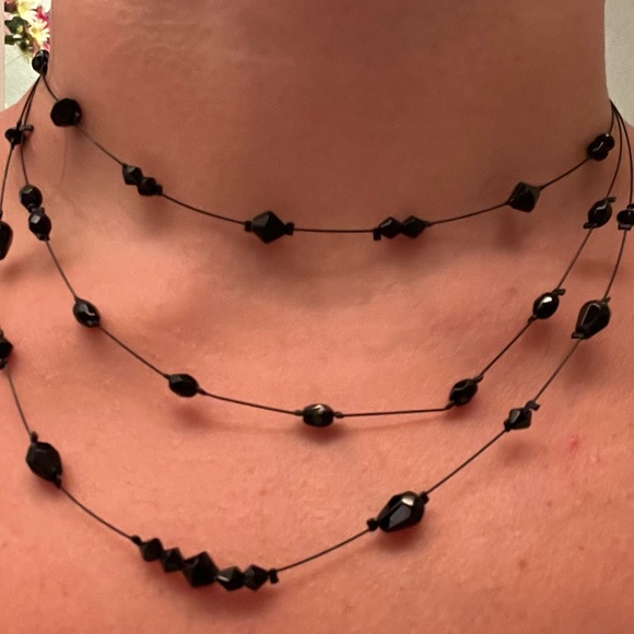 3 Stranded black beaded necklace - Picture 3 of 3